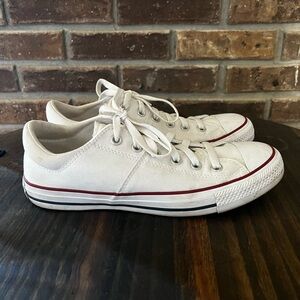 Women’s Chuck Taylor’s